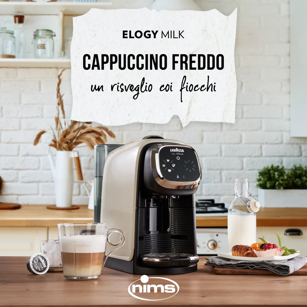Cappuccino freddo preparato con Lavazza in Black Elogy Milk