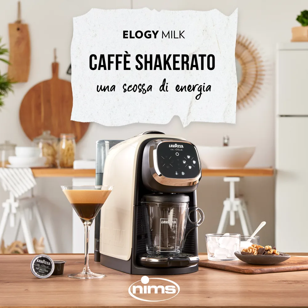 Caffè shakerato preparato con Lavazza in Black Elogy Milk